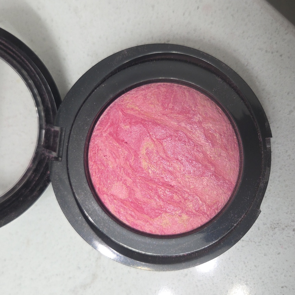 Laura Geller Baked Blush-N-Brighten Marbleized Blush In Sunlit Rose - Picture 5 of 7